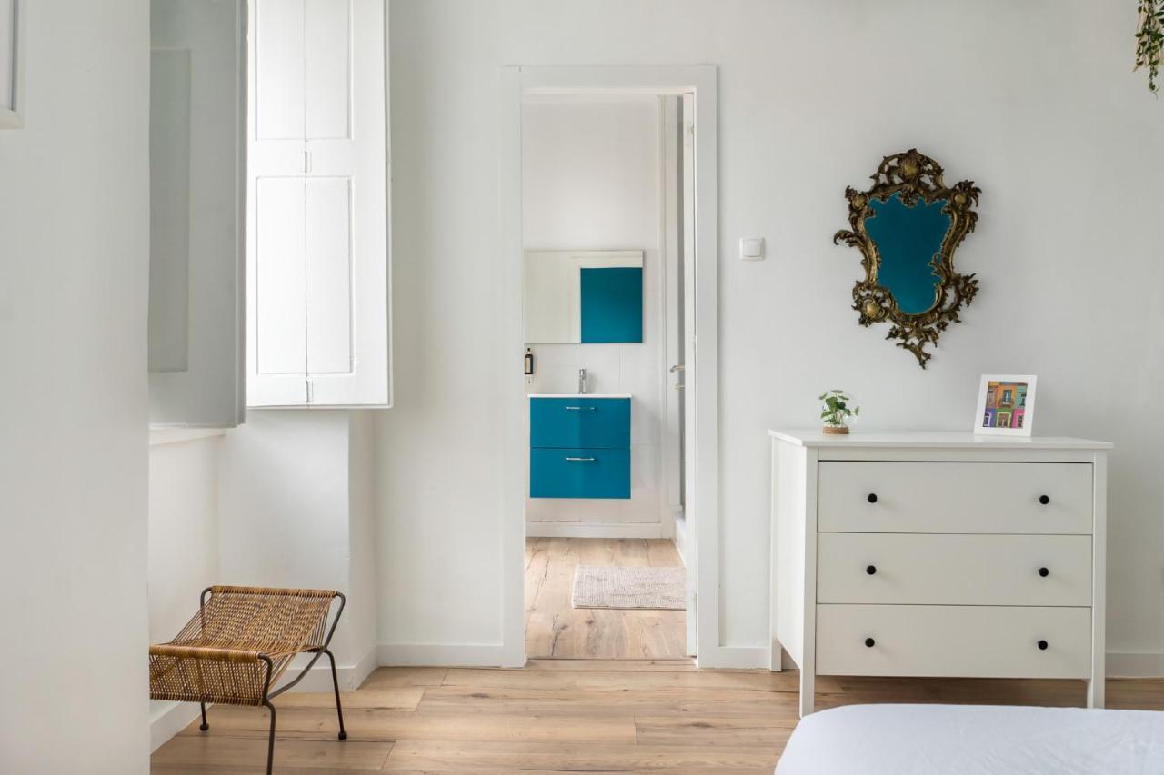 The Color Hostel Lisbon Bagian luar foto