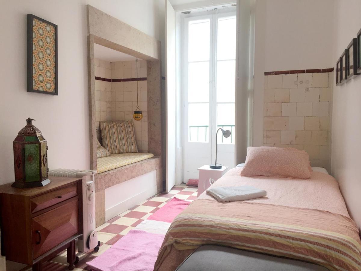 The Color Hostel Lisbon Bagian luar foto
