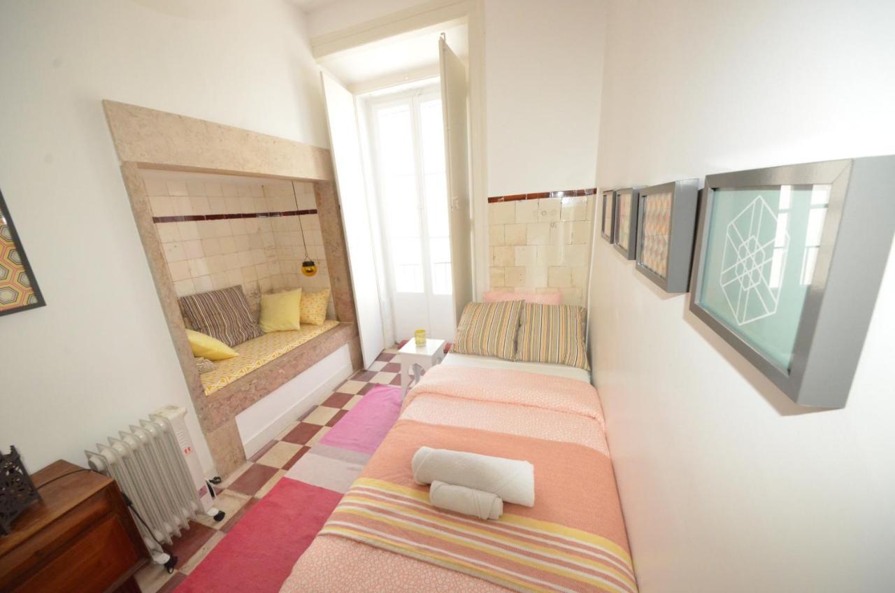 The Color Hostel Lisbon Bagian luar foto